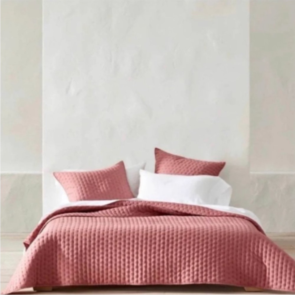 Casaluna F/Q Cashmere Quilt and 2 Standard Shams